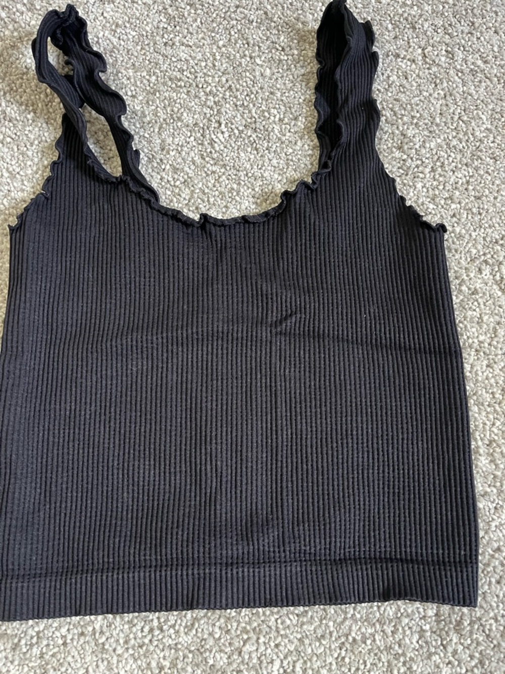 Black ribbed cropped tank